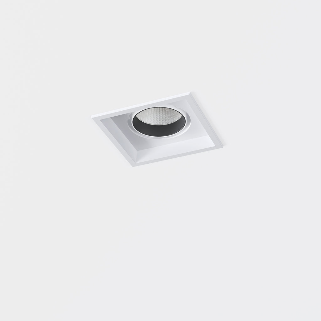 Downlight Totem Simple ø80 34 Blanc chaud - 3 000 K CRI 90 34.4º ON-OFF Blanc texturisé IN IP20 / OUT IP23 3280lm