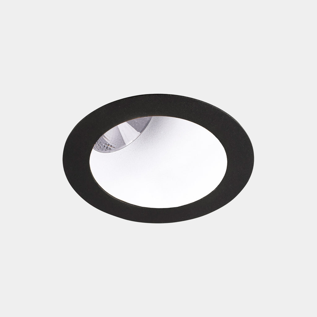 Downlight Play Deco Asymmetrical Round Fixed 17.7W Blanc chaud - 2 700 K CRI 90 32.7º Noir/Blanc IP54 1532lm