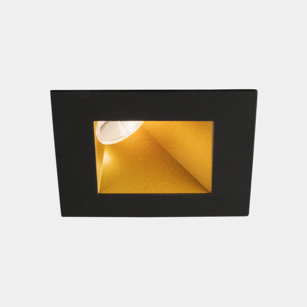 Downlight Play Deco Asymmetrical Square Fixed 11.9W Blanc chaud - 3 000 K CRI 90 34.5º Noir/Or IP54 1244lm